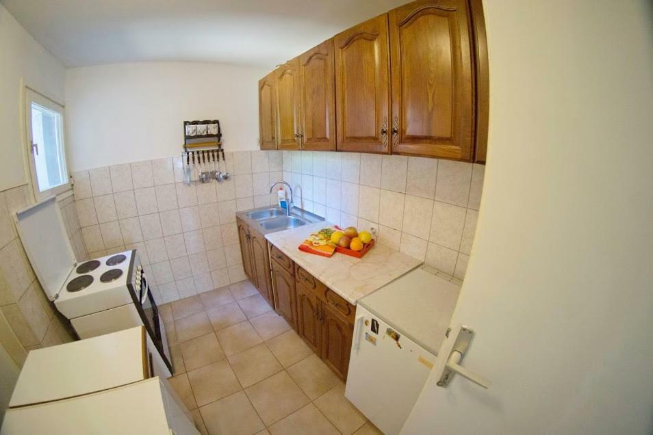 Nina Apartment Требине Екстериор снимка