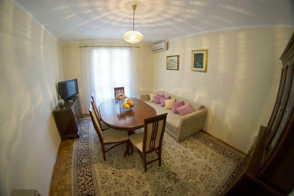 Nina Apartment Требине Екстериор снимка